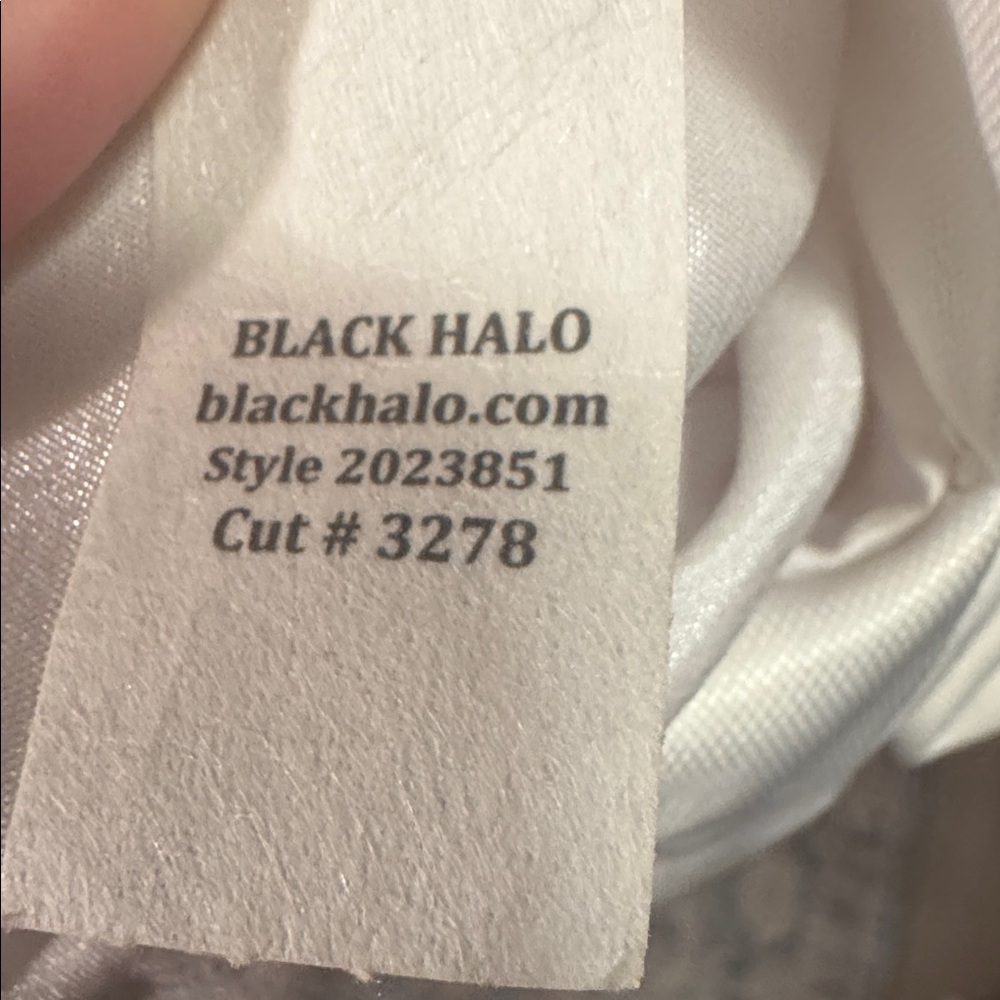BLACK HALO Lined white Sheath Dress 8 GUC Small Thigh Slit - Picture 5 of 8